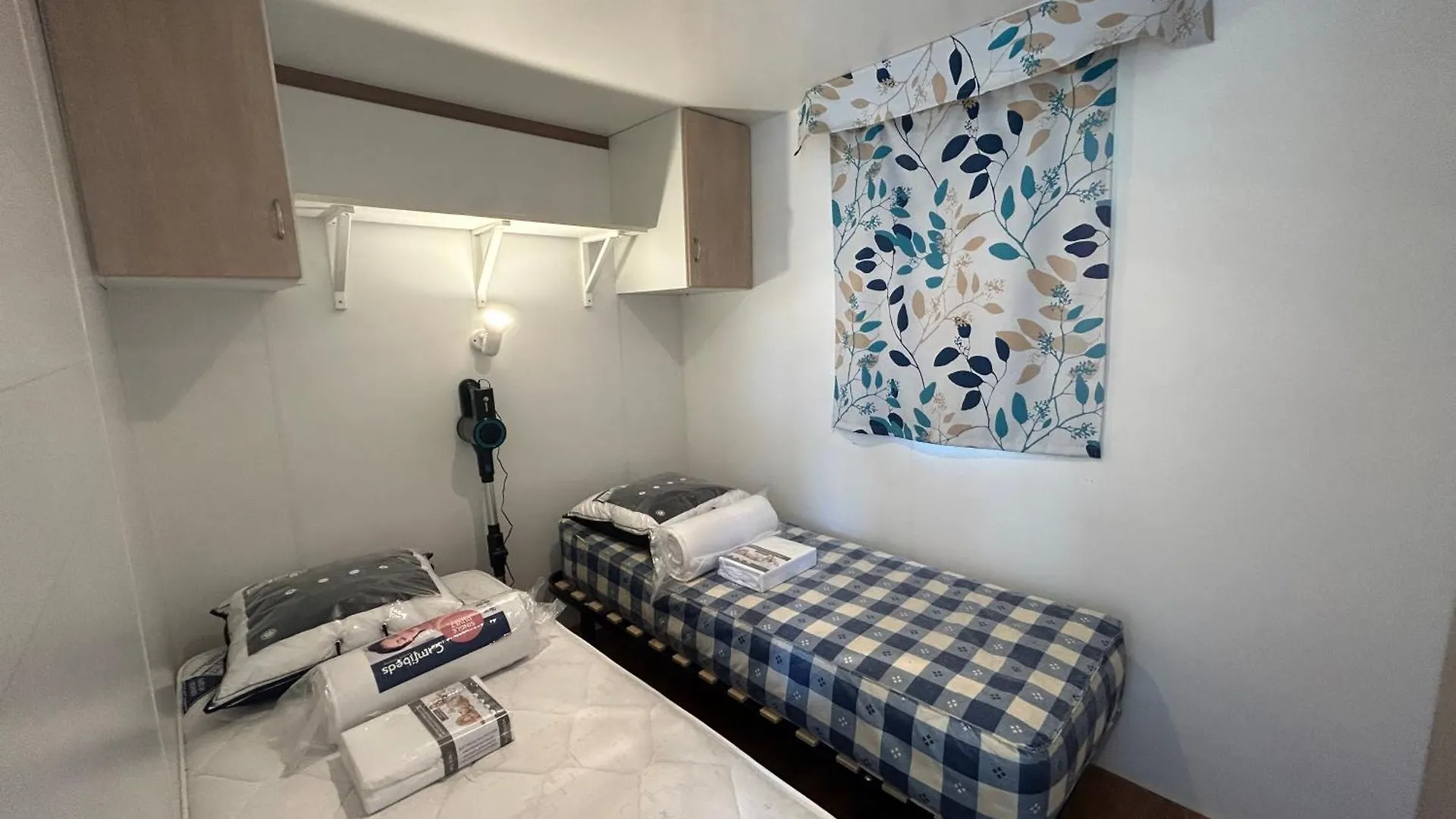 Mobil-Home Camping 4 Etoiles 康卡勒 营地