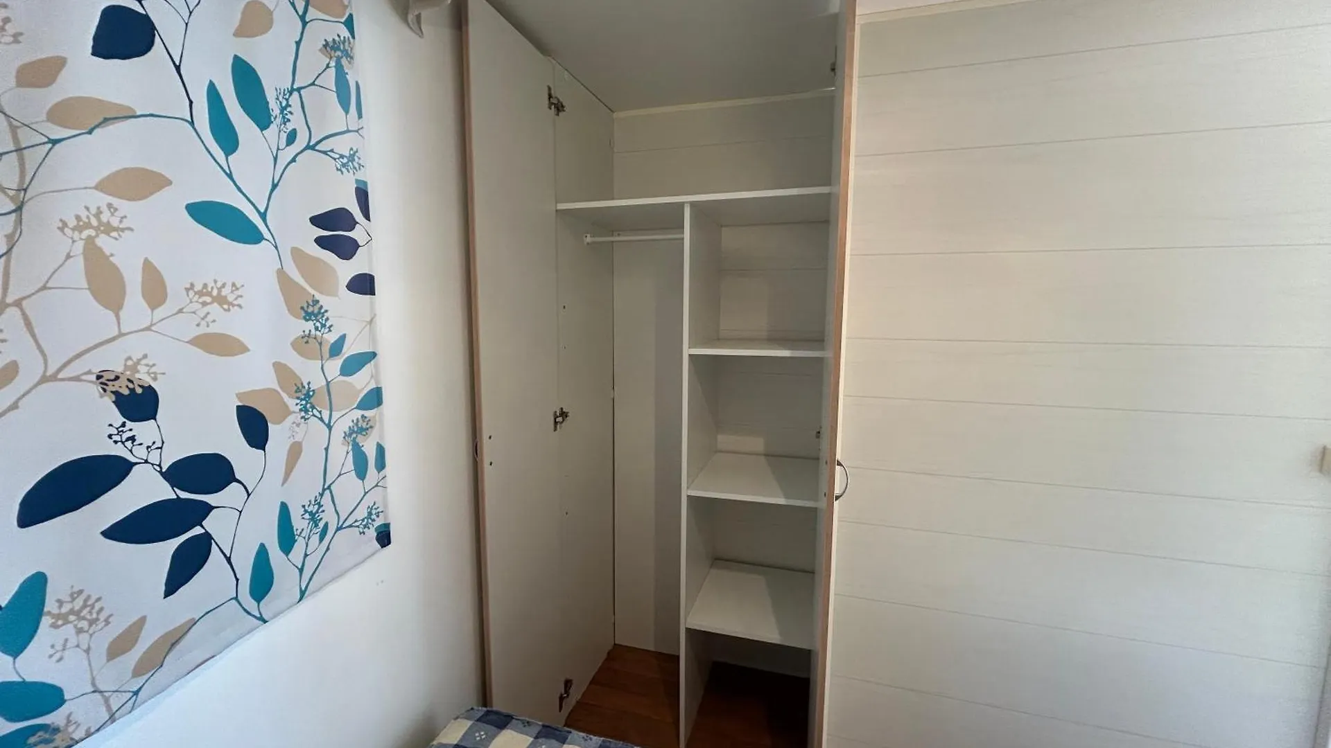 Mobil-Home Camping 4 Etoiles 康卡勒 营地